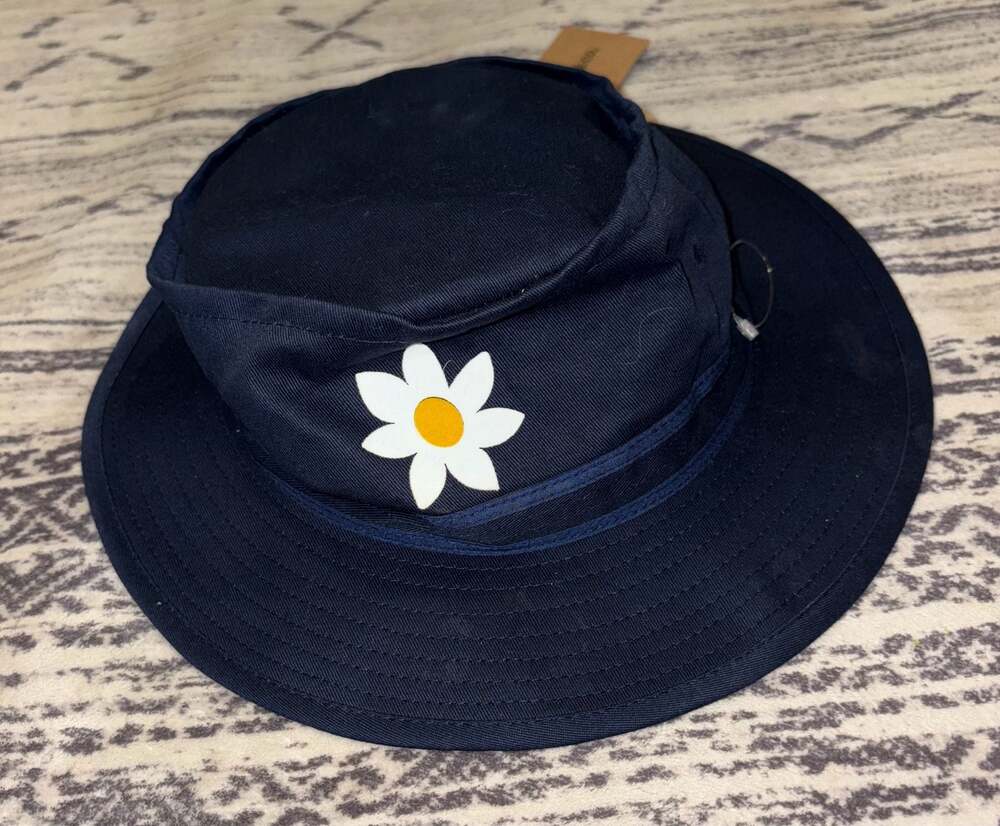 mcnairy&co. Daisy Woody Bucket Hat Navy Size M